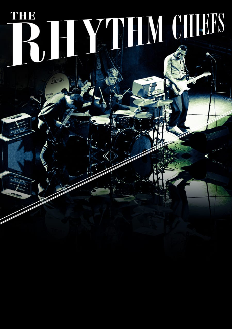 The Rhythm Chiefs live op het podium
